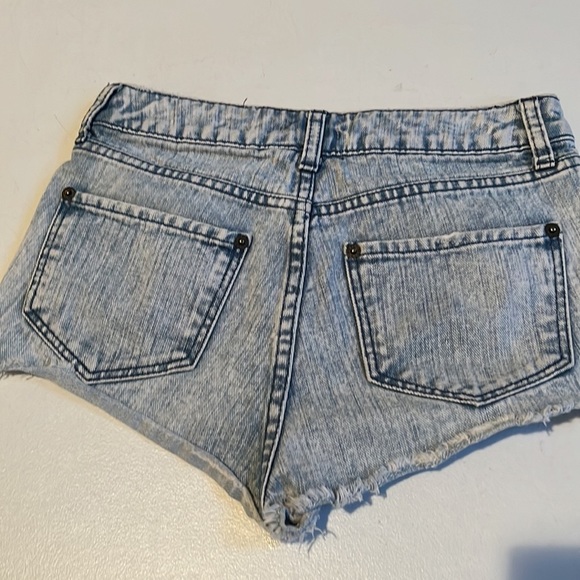 Moto  size 2 denim shorts with stretch pockets frayed hem - Picture 3 of 8